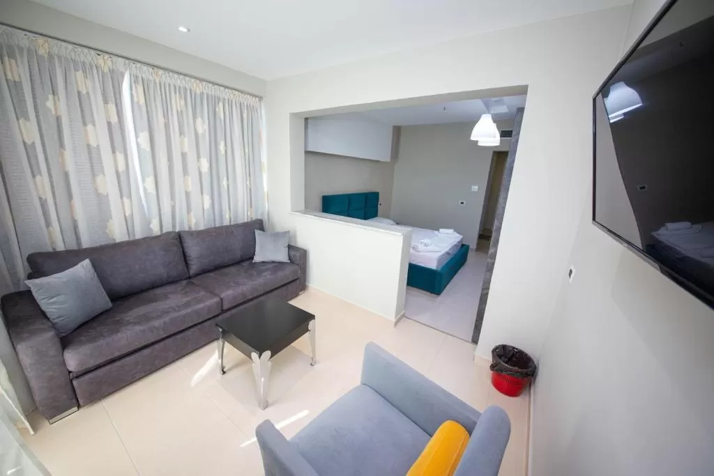 Miki 10 - Family 7.jpg